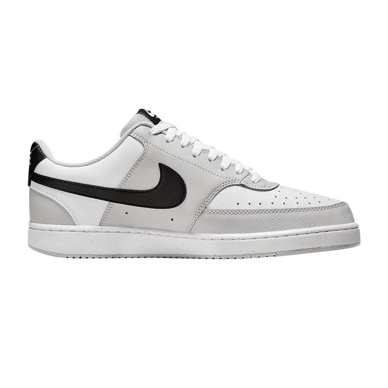 NIKE-927097-SINT-GRIS-NGO-BCO-25-comma-26-0